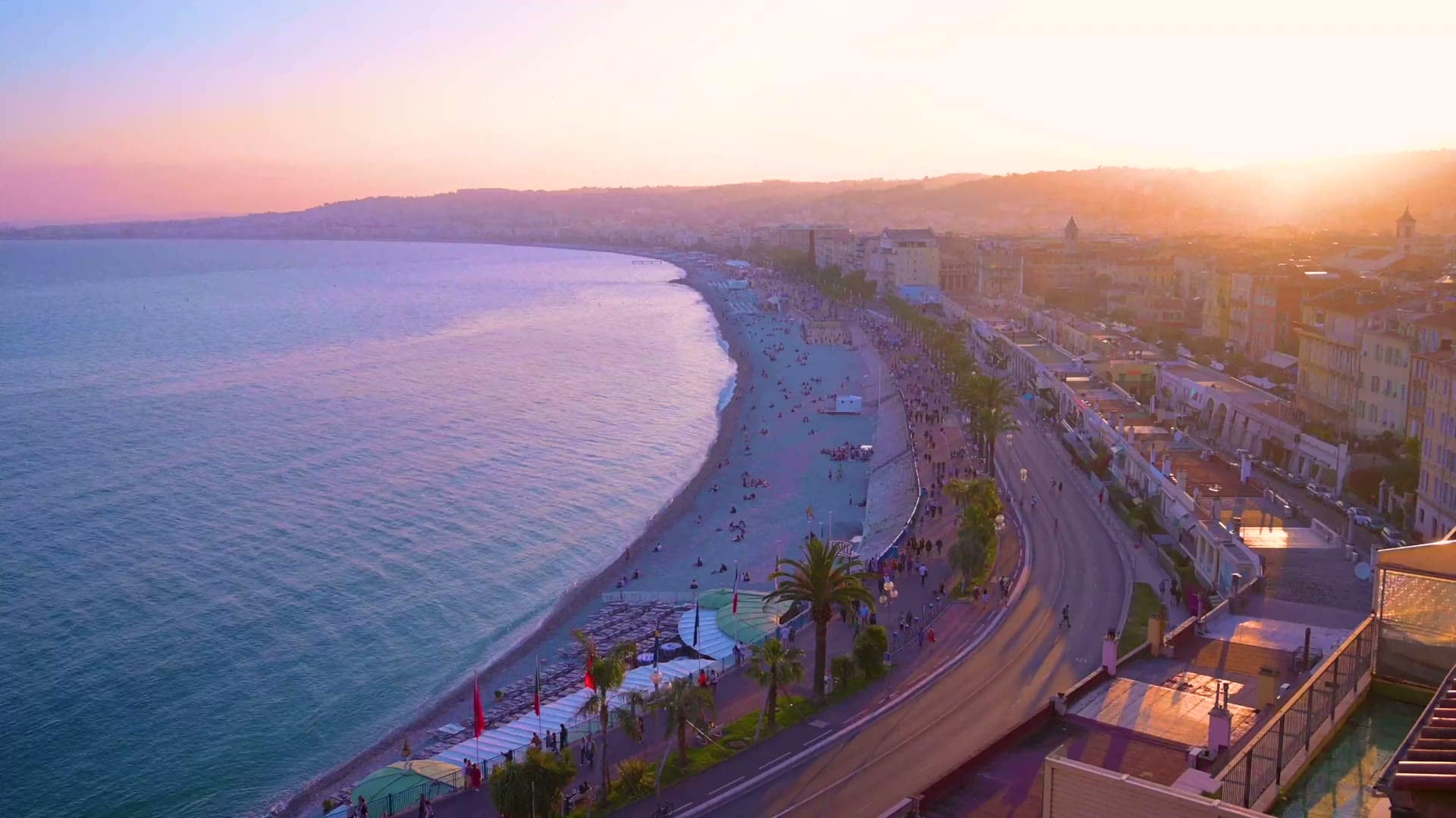 La Promenade des Anglais, vue vers la mer.