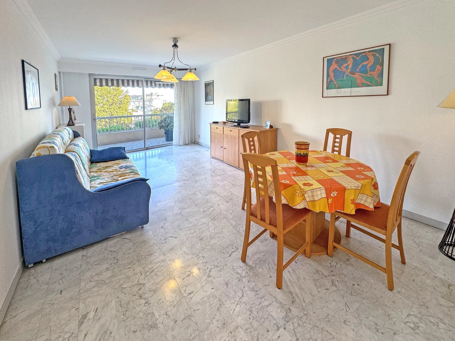2/3 pièces élégant, beaux volumes, terrasse avec aperçu mer, coeur de Nice