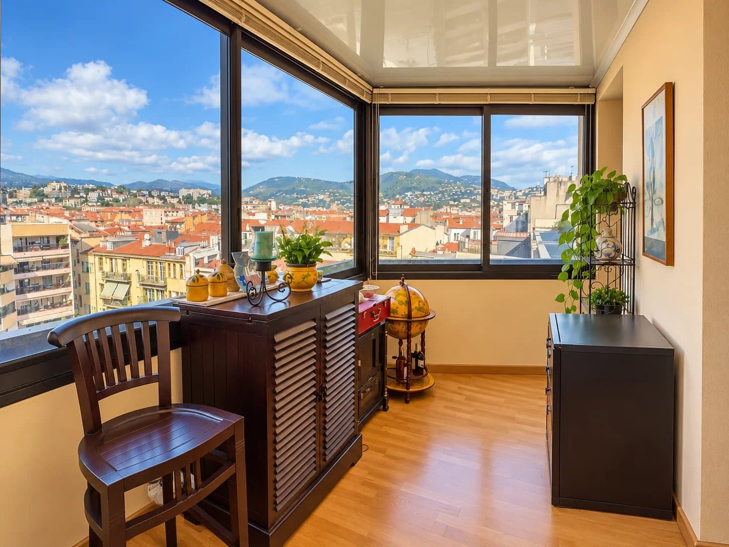 GRAND HÔTEL – DERNIER ÉTAGE – 3 PIÈCES – 113 M² – TERRASSE EXPOSÉE SUD (35,75 M²) – VUE PANORAMIQUE