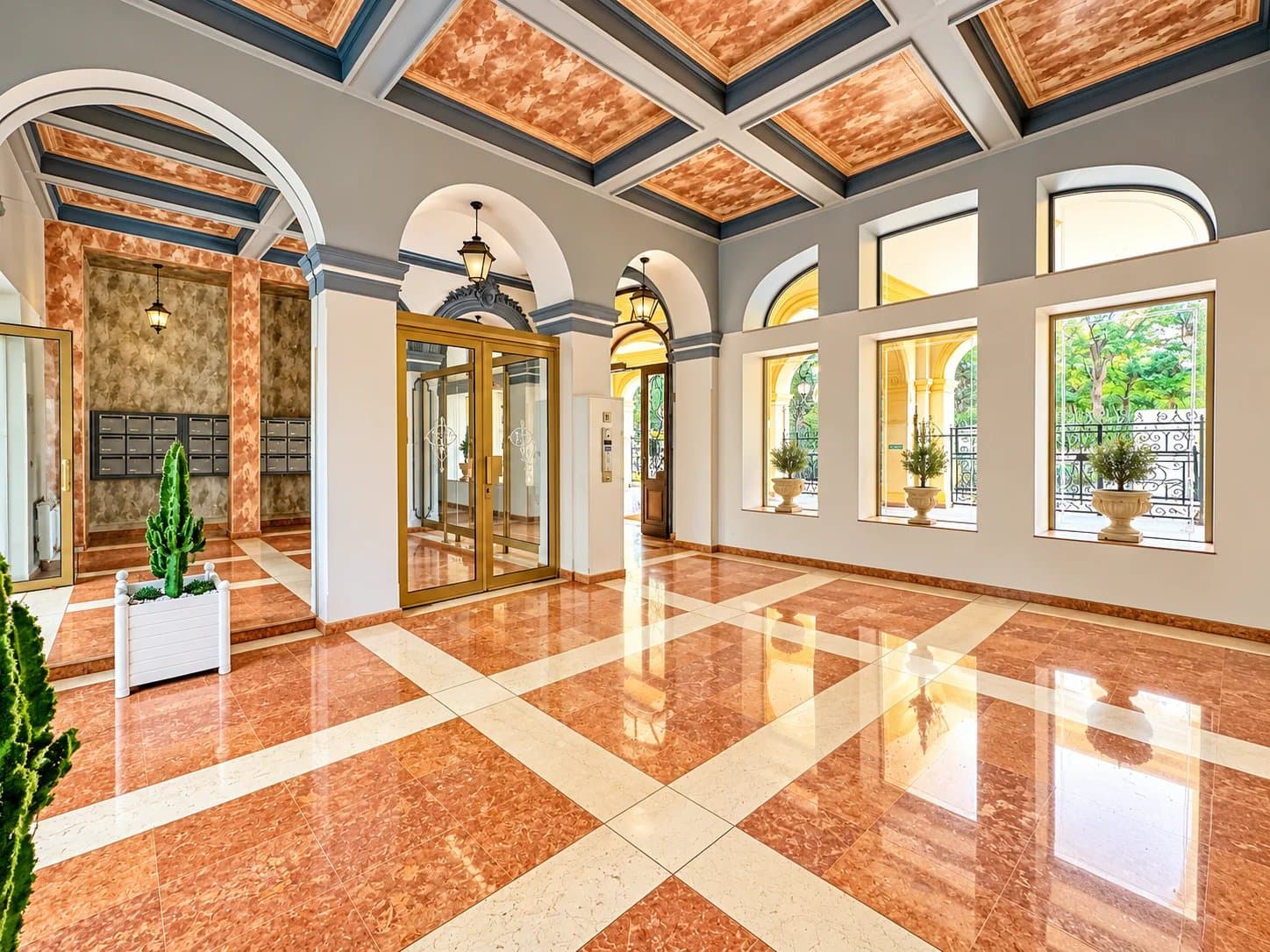GRAND HÔTEL – DERNIER ÉTAGE – 3 PIÈCES – 113 M² – TERRASSE EXPOSÉE SUD (35,75 M²) – VUE PANORAMIQUE