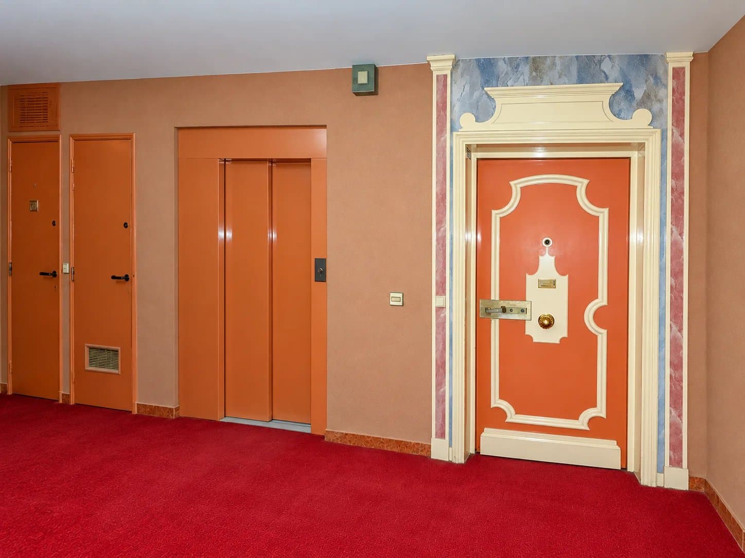 GRAND HÔTEL – DERNIER ÉTAGE – 3 PIÈCES – 113 M² – TERRASSE EXPOSÉE SUD (35,75 M²) – VUE PANORAMIQUE