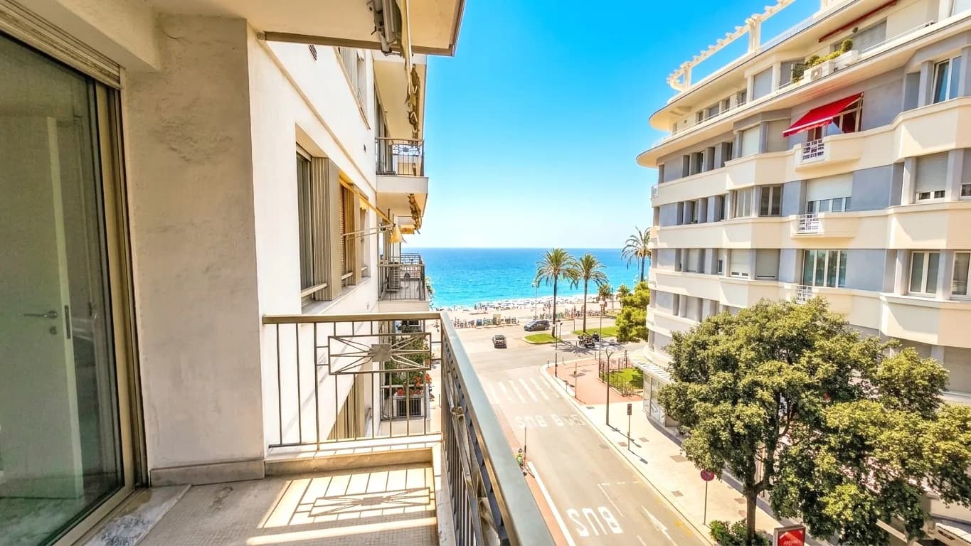 Studio avec balcon aperçu mer