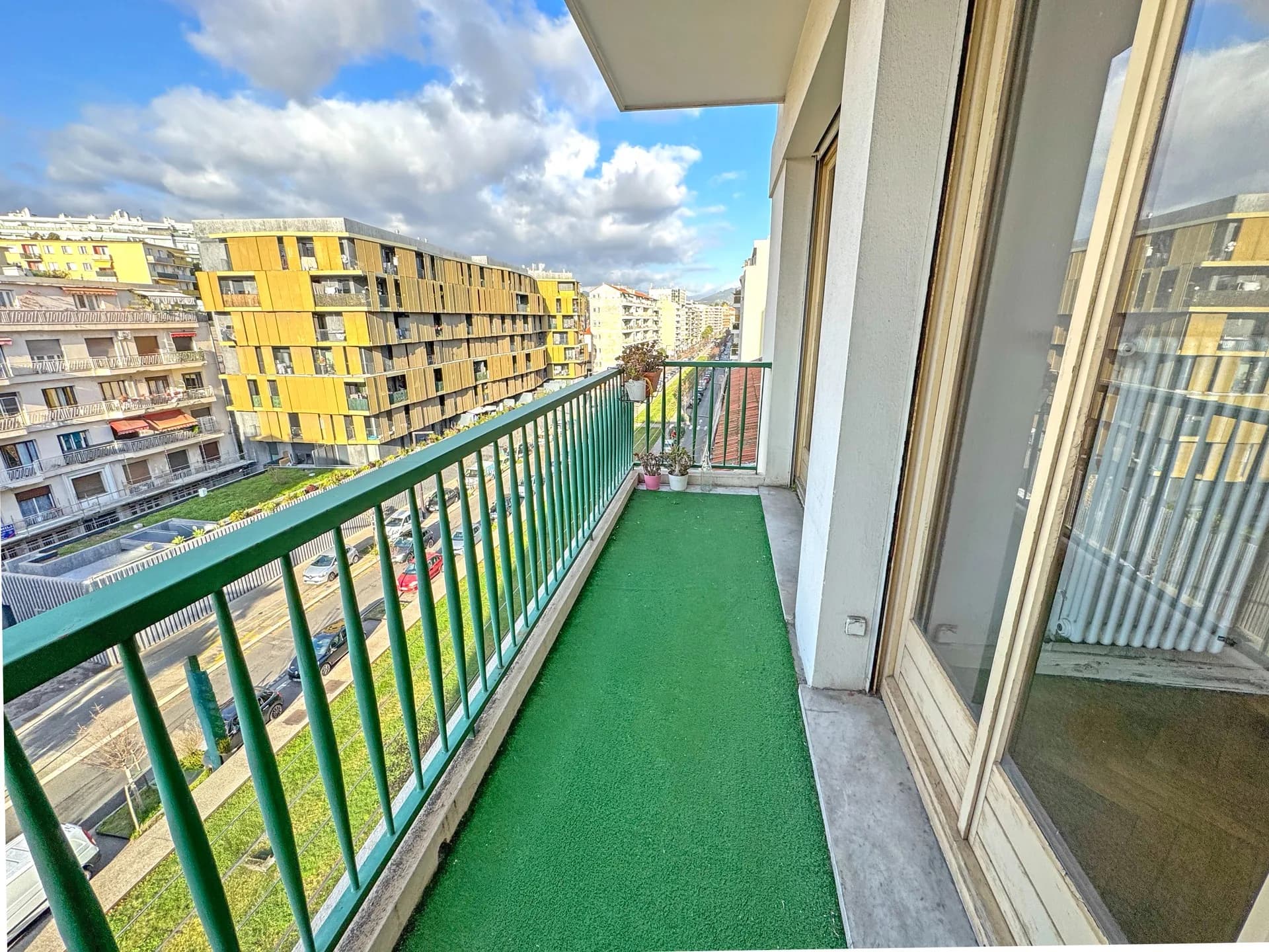 Lumineux 2 pièces –44 m² –Balcon –Cave –À rénover–Californie